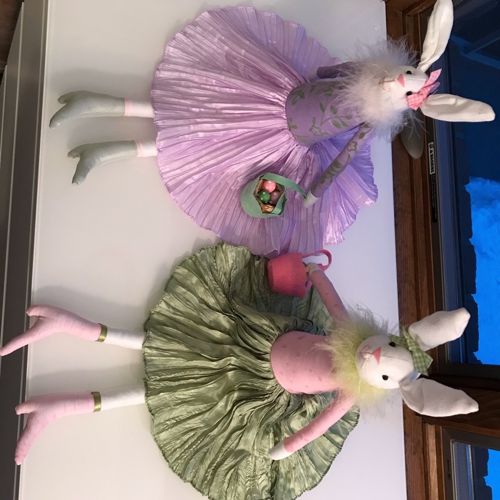 Pair of Easter Bunnies